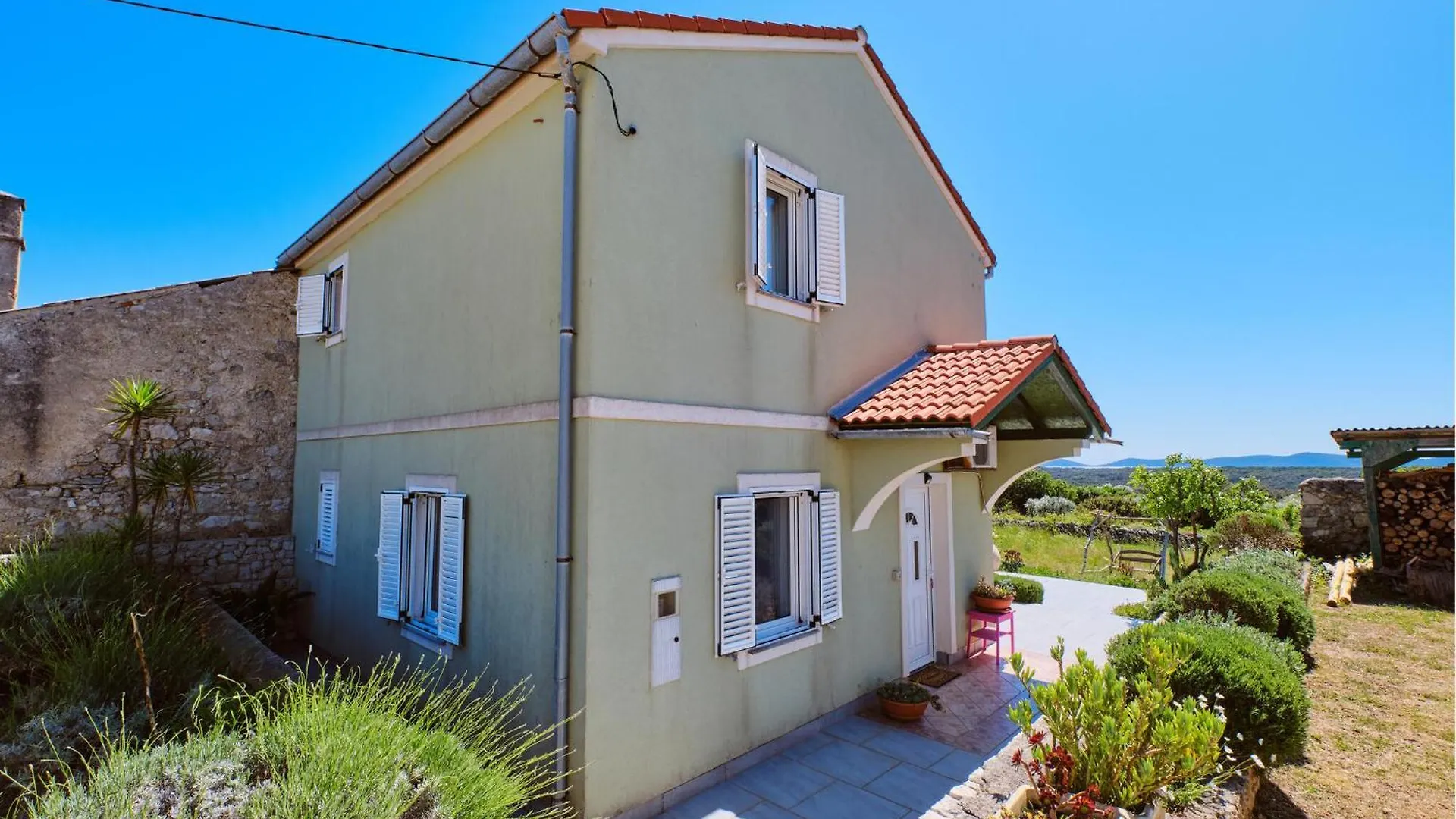 Gorgeous Home In Punta Kriza With Wifi 0*,